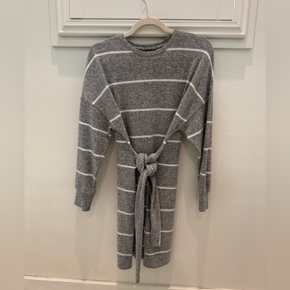 Topshop Gray and White Striped Sweater
